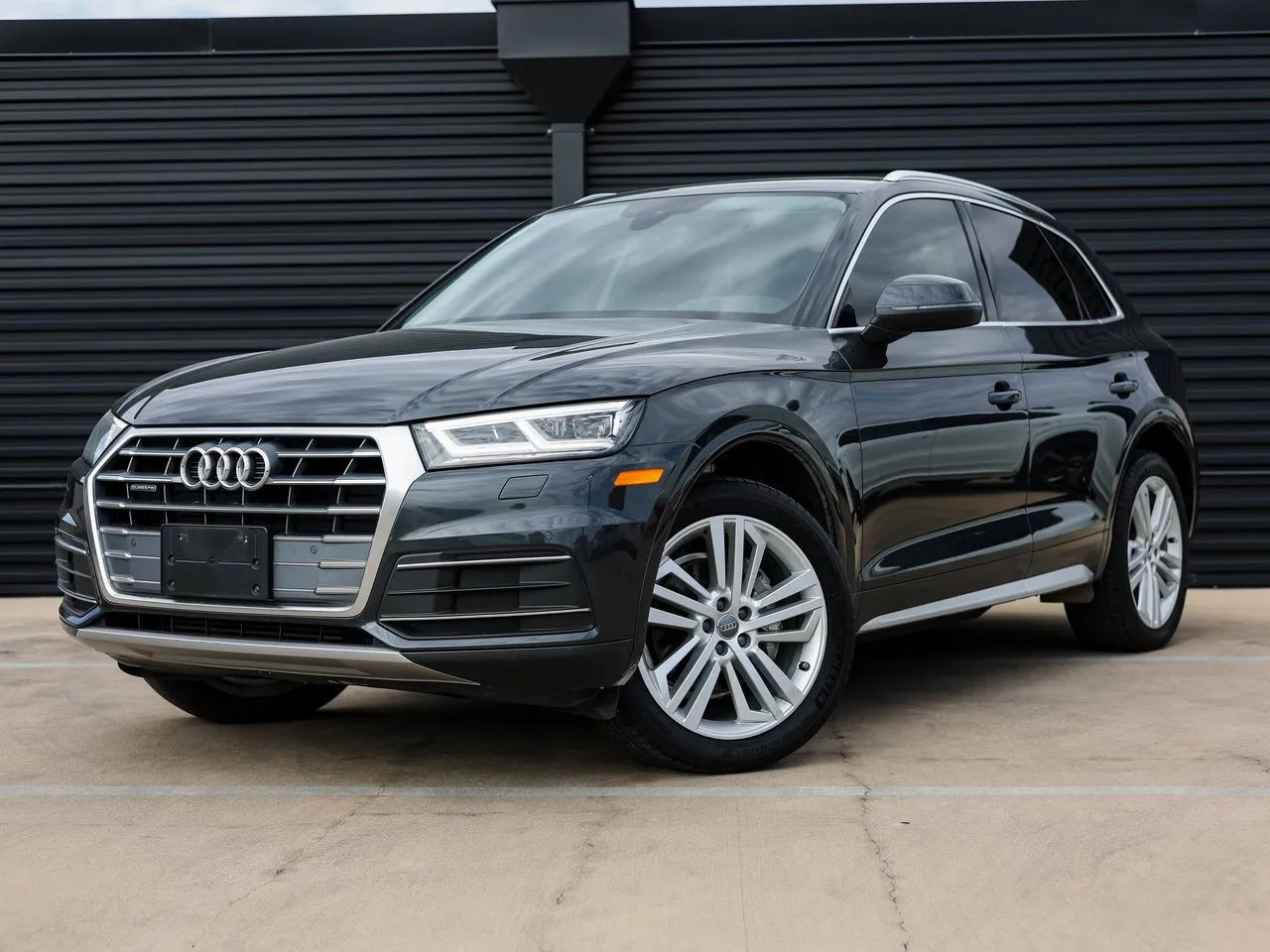 2020 Audi Q5 45 Premium Plus's photo