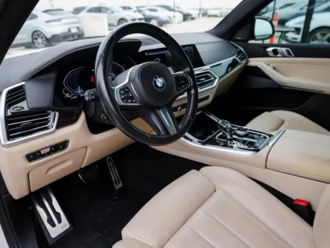 More photos of 2021 BMW X5 xDrive45e at Porsche Austin, TX