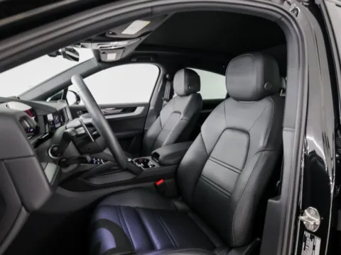 More photos of 2025 Porsche Cayenne Coupe at Porsche Austin, TX