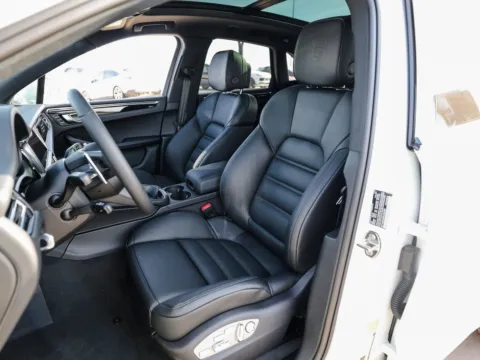 More photos of 2026 Porsche Macan at Porsche Austin, TX
