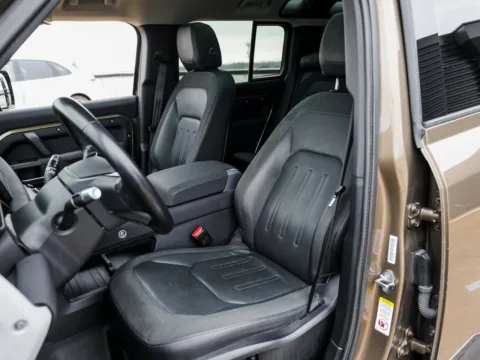 More photos of 2020 Land Rover Defender SE at Porsche Austin, TX