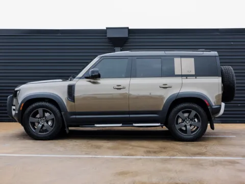 Photos of 2020 Land Rover Defender SE for sale in Austin, TX at Porsche Austin