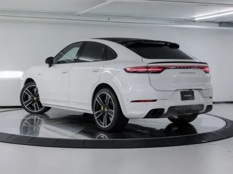 Another view of 2022 Porsche Cayenne Turbo S E-Hybrid for sale in Austin, TX at Porsche Austin