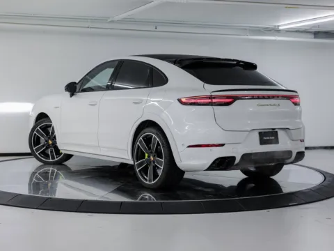 Another view of 2022 Porsche Cayenne Turbo S E-Hybrid for sale in Austin, TX at Porsche Austin