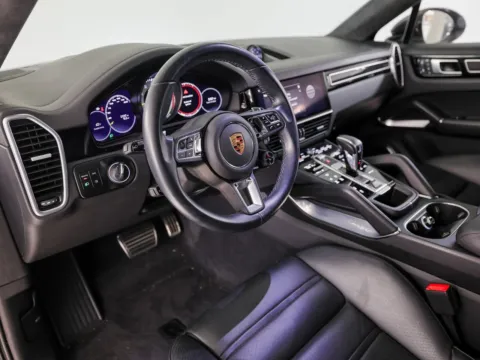 More photos of 2022 Porsche Cayenne Turbo S E-Hybrid at Porsche Austin, TX