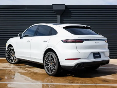 Another view of 2022 Porsche Cayenne Platinum Edition for sale in Austin, TX at Porsche Austin