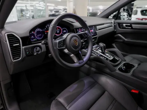 More photos of 2023 Porsche Cayenne Platinum Edition at Porsche Austin, TX