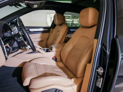 More photos of 2022 Porsche Cayenne Platinum Edition at Porsche Austin, TX