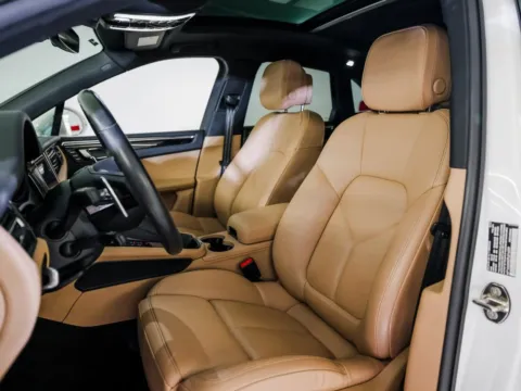 More photos of 2023 Porsche Macan at Porsche Austin, TX