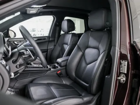 More photos of 2025 Porsche Macan at Porsche Austin, TX