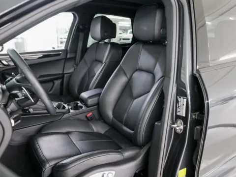 More photos of 2025 Porsche Macan at Porsche Austin, TX