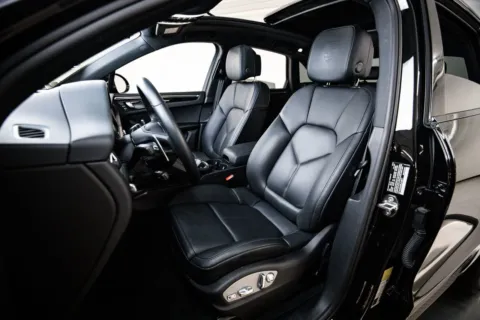 More photos of 2025 Porsche Macan at Porsche Austin, TX