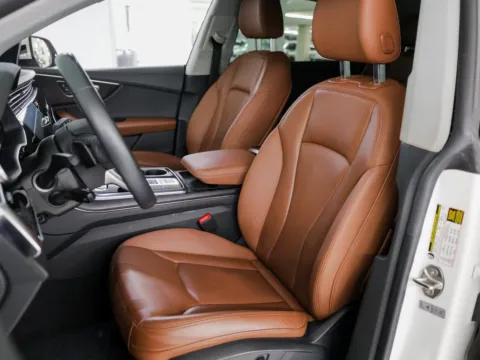 More photos of 2022 Audi Q8 Premium at Porsche Austin, TX