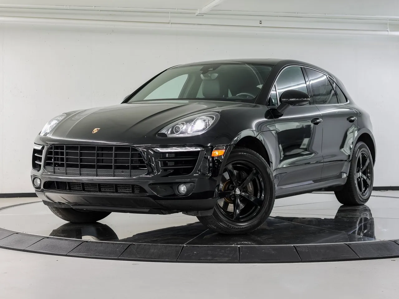 Black 2018 Porsche Macan for sale in Austin, TX