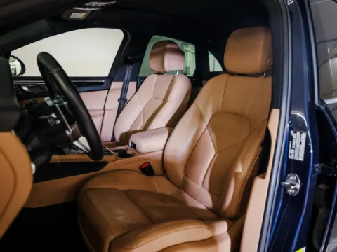 More photos of 2020 Porsche Macan at Porsche Austin, TX