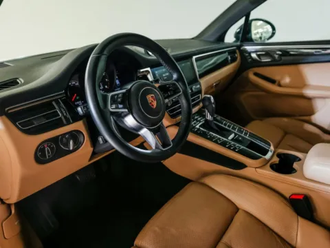 More photos of 2020 Porsche Macan at Porsche Austin, TX