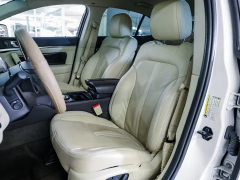 More photos of 2015 Lincoln MKS at Porsche Austin, TX