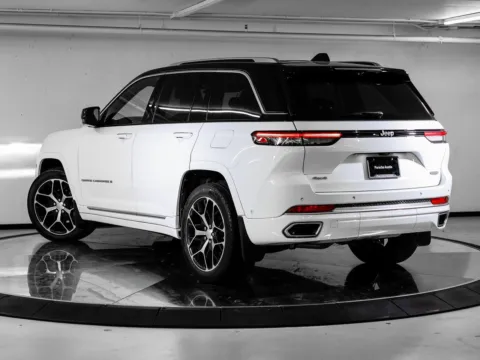 Another view of 2022 Jeep Grand Cherokee Summit Reserve for sale in Austin, TX at Porsche Austin