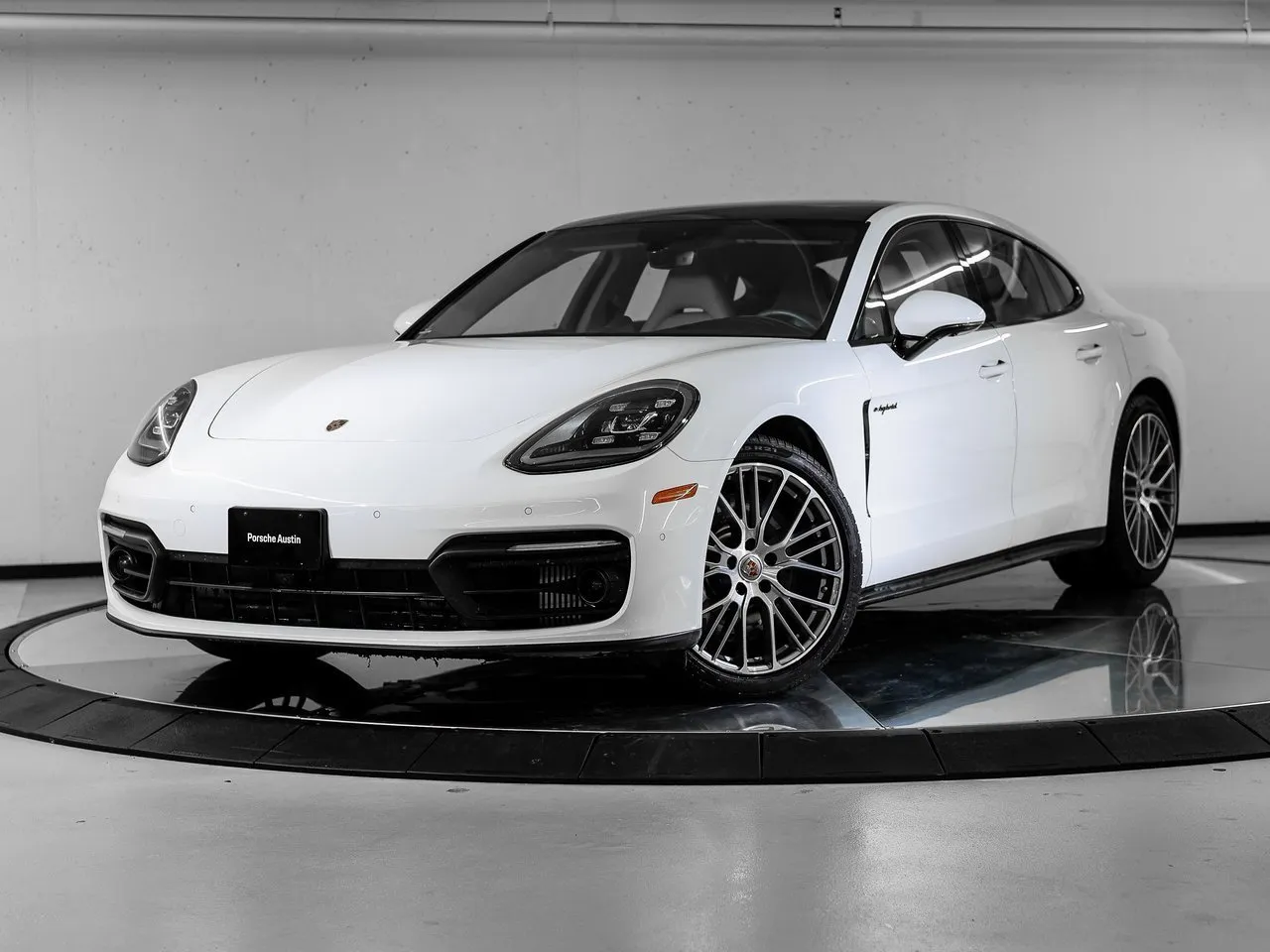 White 2023 Porsche Panamera 4S E-Hybrid for sale in Austin, TX