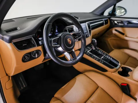 More photos of 2017 Porsche Macan at Porsche Austin, TX