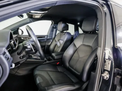 More photos of 2022 Porsche Macan at Porsche Austin, TX