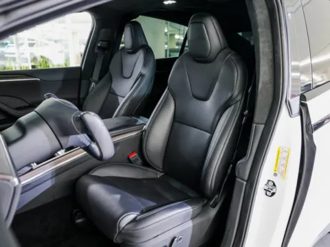 More photos of 2022 Tesla Model X at Porsche Austin, TX