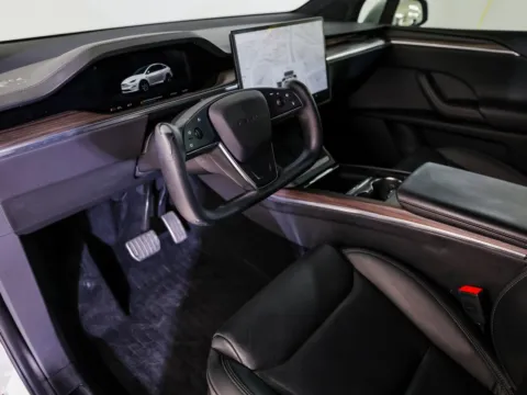 More photos of 2022 Tesla Model X at Porsche Austin, TX