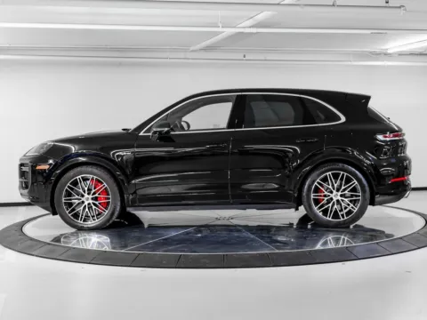 Photos of 2024 Porsche Cayenne Turbo E-Hybrid for sale in Austin, TX at Porsche Austin