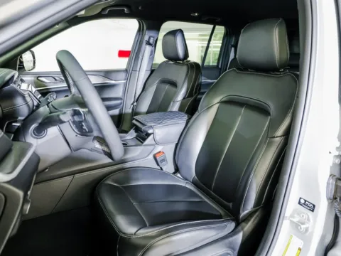 More photos of 2024 Jeep Grand Cherokee Limited at Porsche Austin, TX