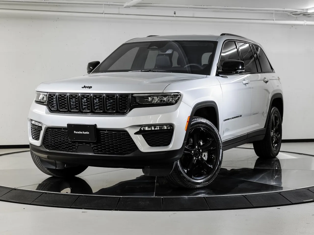 Silver 2024 Jeep Grand Cherokee Limited for sale in Austin, TX