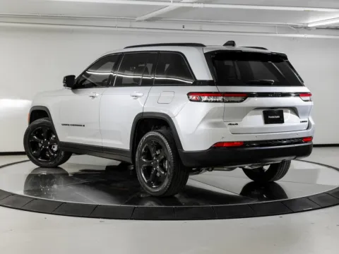 Another view of 2024 Jeep Grand Cherokee Limited for sale in Austin, TX at Porsche Austin