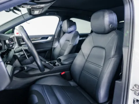 More photos of 2024 Porsche Cayenne Coupe at Porsche Austin, TX