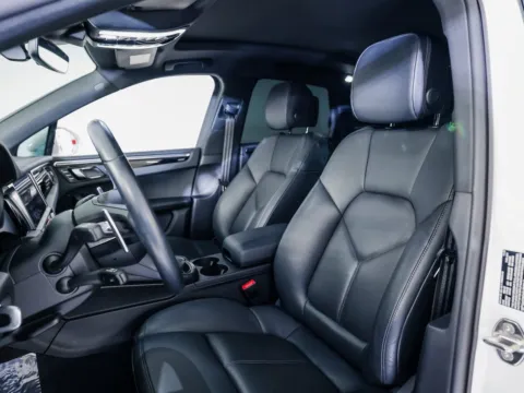 More photos of 2023 Porsche Macan at Porsche Austin, TX