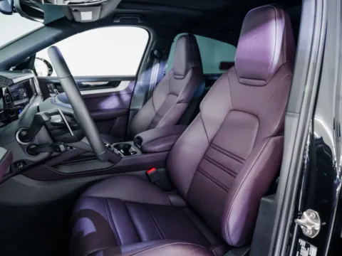 More photos of 2025 Porsche Cayenne Coupe at Porsche Austin, TX