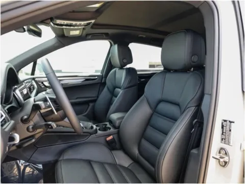 More photos of 2025 Porsche Macan at Porsche Austin, TX