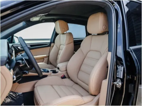 More photos of 2025 Porsche Macan at Porsche Austin, TX