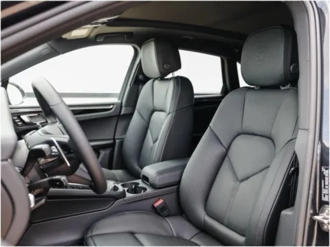 More photos of 2025 Porsche Macan at Porsche Austin, TX