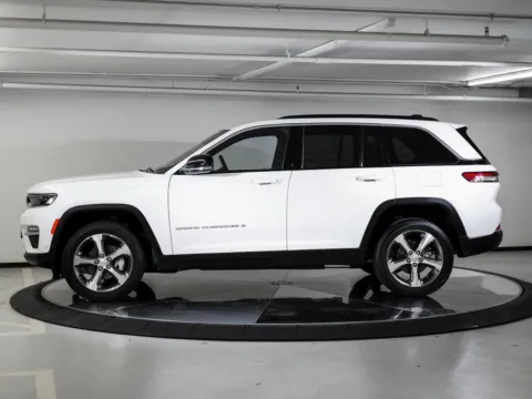 Photos of 2025 Jeep Grand Cherokee Limited for sale in Austin, TX at Porsche Austin