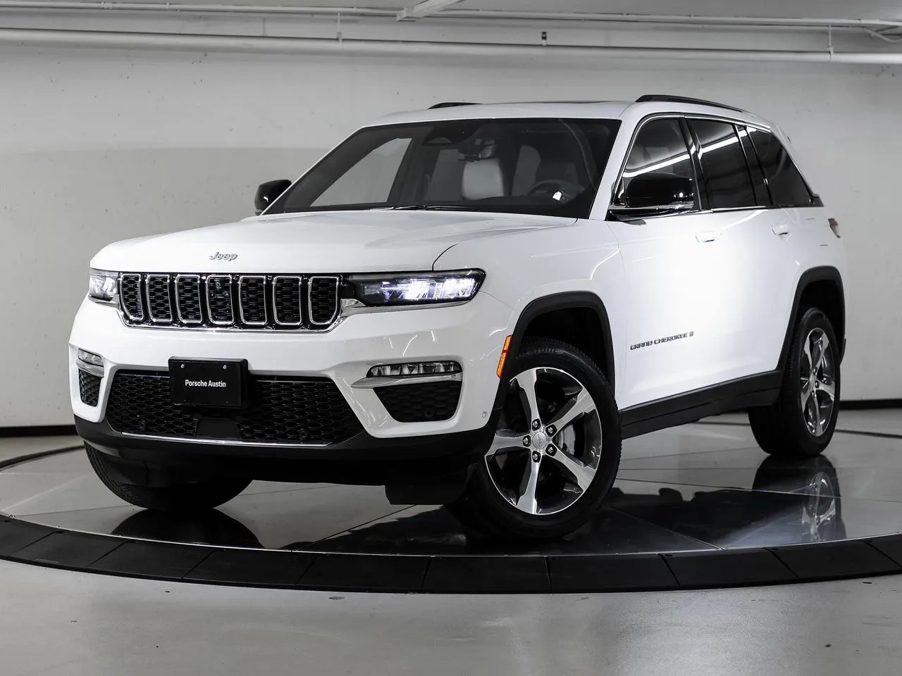 White 2025 Jeep Grand Cherokee Limited for sale in Austin, TX
