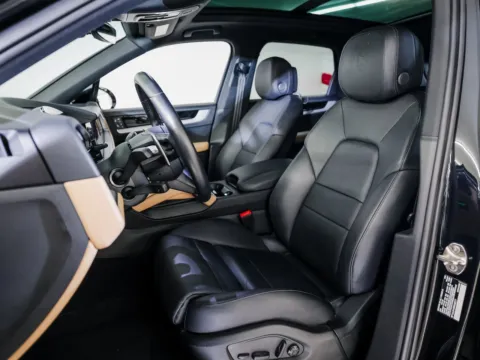 More photos of 2024 Porsche Cayenne S at Porsche Austin, TX