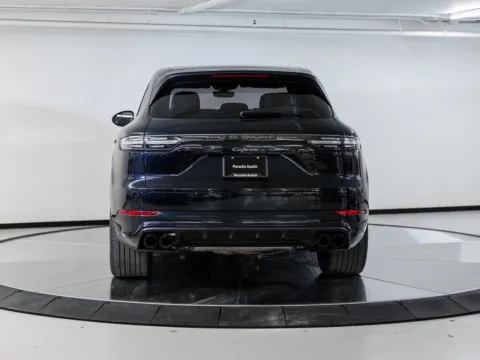 More photos of 2023 Porsche Cayenne Platinum Edition at Porsche Austin, TX