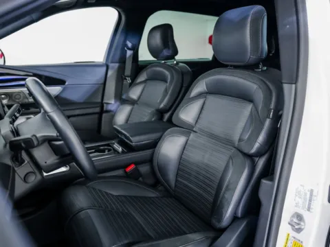 More photos of 2024 Lincoln Nautilus Reserve at Porsche Austin, TX