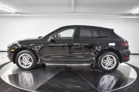 Photos of 2018 Porsche Macan for sale in Austin, TX at Porsche Austin