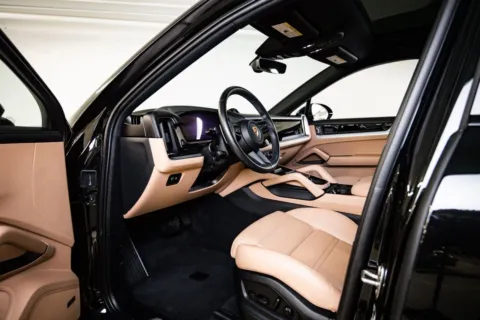 More photos of 2024 Porsche Cayenne Coupe at Porsche Austin, TX