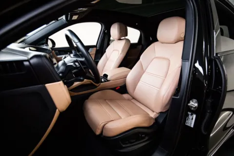 More photos of 2024 Porsche Cayenne Coupe at Porsche Austin, TX