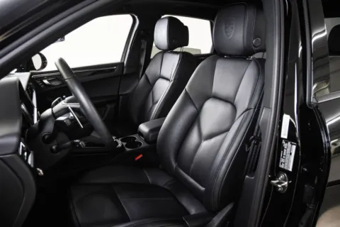 More photos of 2026 Porsche Macan at Porsche Austin, TX