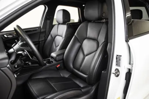 More photos of 2026 Porsche Macan at Porsche Austin, TX