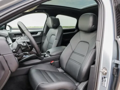 More photos of 2026 Porsche Cayenne Coupe at Porsche Austin, TX