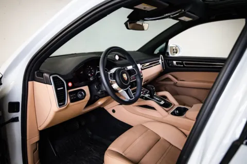 More photos of 2023 Porsche Cayenne at Porsche Austin, TX