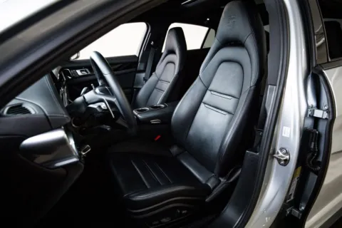 More photos of 2023 Porsche Panamera at Porsche Austin, TX